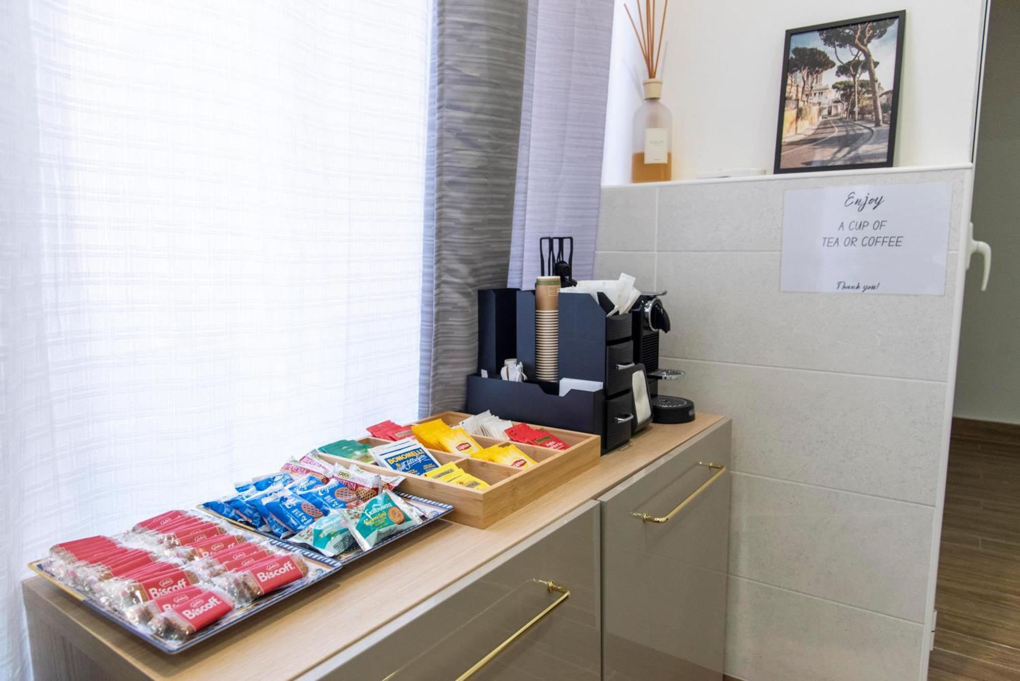 Susy'S Guest House - Room Spagna Рим Екстериор снимка