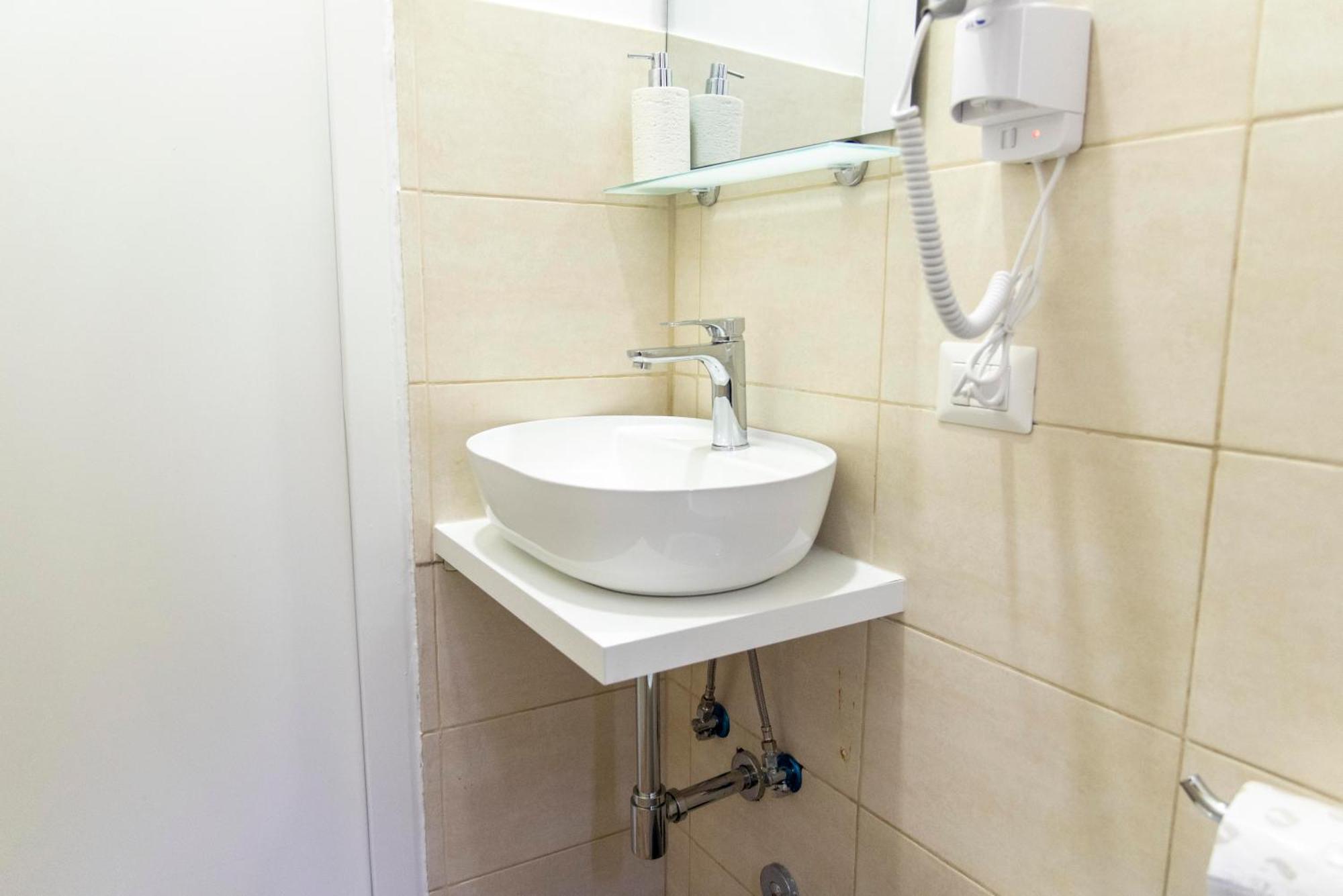 Susy'S Guest House - Room Spagna Рим Екстериор снимка